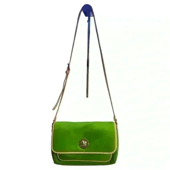 kate spade Handbags - Kate Spade Cross Body /Shoulder Bag. Pre Owned in Very good condition.